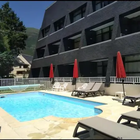 Vue Montagne T1 Centre Village Piscine Sauna Au Royal Milan Appartamento *
