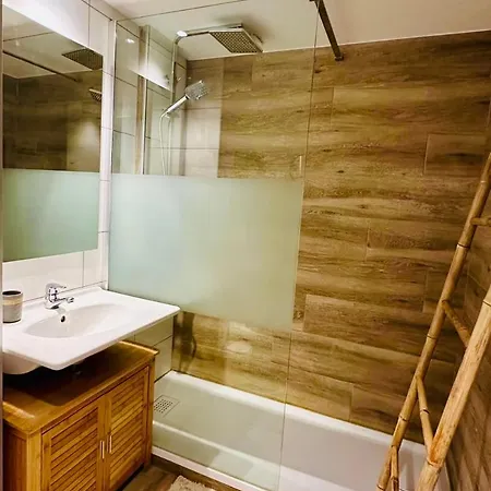 Vue Montagne T1 Centre Village Piscine Sauna Au Royal Milan Appartamento *
